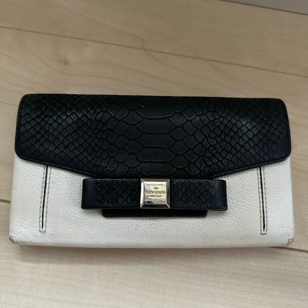 ケイトスペイド（kate spade new york）中古長財布　色・黒×白 