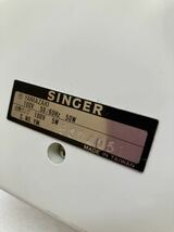 YK2992 SINGER / 電子ミシン　QT800 SERIES 通電OK 針動きます　ケーブル欠品　本体のみ　現状品　0512_画像9