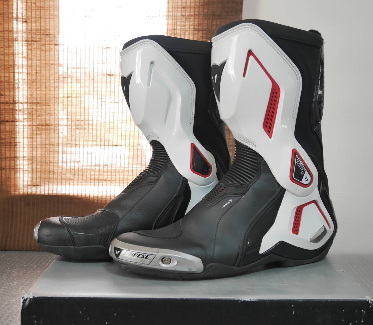 ヤフオク! -「dainese(ダイネーゼ)torque d1 out boots」の落札相場