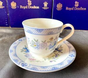  beautiful goods with defect cheap Royal Doulton ROYAL DOULTON cup & saucer CONISTON KONI stone white × blue floral print USED appreciation for display shelf for Britain England 