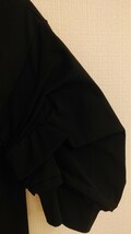 送料無料 1回着 美品 Sakayori 高級半袖ポロシャツ 黒 お袖のデザインが美しい 定価約25000円 引っ越しに付き格安出品中！ 日本橋三越_画像3