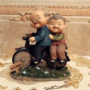 置物 仲良し 老夫婦 ほっこり ニコニコ笑顔 癒やし系 (自転車に二人乗り)