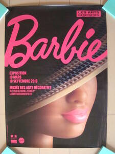 バービー人形/パリの美術館で開催されたバービー展のポスター