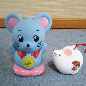 鼠年JA干支の貯金箱と陶器の鈴の置物