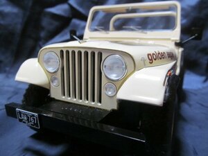 《全国一律送料800円》超希少 １／１８ ジープ CJ-7 ベージュ色 JEEP ゴールデンイーグル