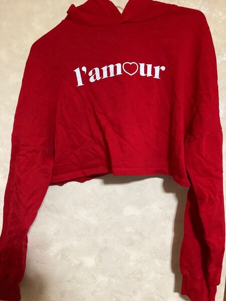 H&M 薄手パーカー ヘソ出ます