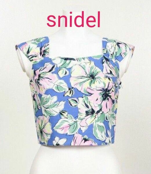 snidel ノースリーブショートトップス スナイデル 花柄　　255