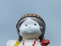★上0619 サンリオ インディアン 人形 陶器製 置き物 置物 飾り物 飾物 インディアンガール 女の子 少女 先住民 70年代? 昭和レトロ_画像3