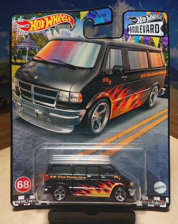 レビューで送料無料】 ホットウィール 70 DODGE VAN 2台 TRADESMAN