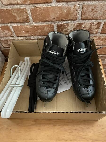 【匿名配送・送料無料】フィギュアスケート ザイラス ZAIRAS ブラック　サイズ19センチ F-120 美品 アイススケート　スケート靴