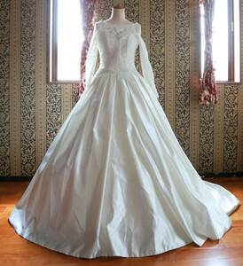 mikado satin .chu-ru race . elegant classic style. high class wedding dress 7 number S size 