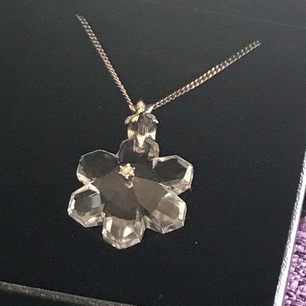 値下げしました!【予約限定版】雪の結晶 ダイヤ付きクリスタルペンダント
