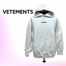 VETEMENTS ヴェトモン 19AW ロゴプリント ビッグタグ プルオーバー フーディー パーカー ユニセックス UAH20TR725_画像1