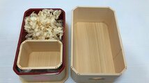 ★未使用品！送料無料！★ NUSA 岩田三宝製作所 ヒノキ 漆塗り 弁当箱 URUSHI BENTO + (間仕切り付き) 木曽ヒノキ 抗菌 ※外箱一カ所シミ有_画像5