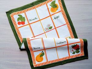 * East Germany / Vintage kitchen Cross / apple /sa Clan bo/ pear / strawberry /Malimo* kitchen towel / Vintage Cross *