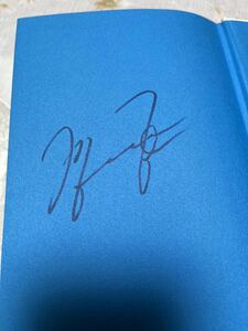 Первое издание Майкла Джордана «История Майкла Джордана» 1993 года (Shueisha) с синей ручкой