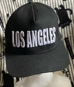 新品未使用(タグなし)デッドストックキャップ【GU ジーユー】LOS ANGELES ロゴスナップバック黒色キャップ帽子CAP 男女OKユニセックス仕様