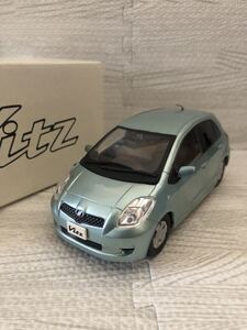 1/24 トヨタ 2代目 ヴィッツ Vitz カラーサンプル 非売品 ミニカー ターコイズマイカメタリック