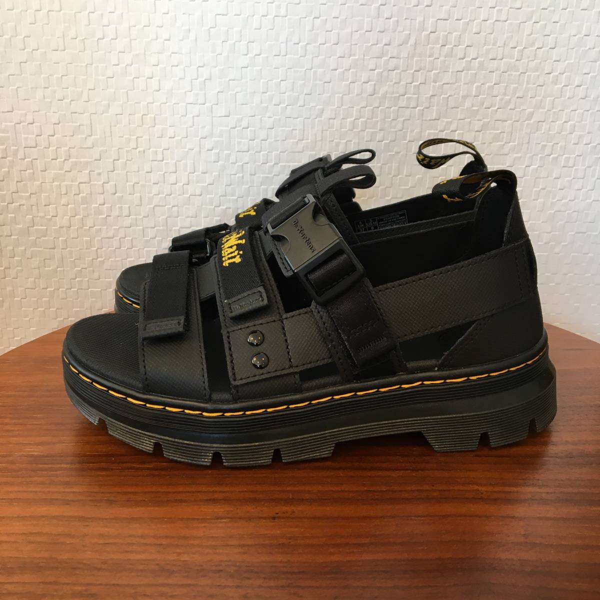 .0cmUK6｜Dr.Martens ドクターマーチン サンダル PEARSON