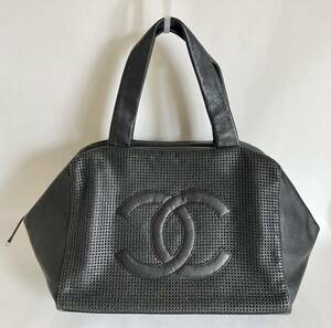 【ＣＨＡＮＥＬ】シャネル パンチング レザー ボストンバッグ　W２９ｃｍ