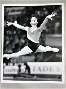 ジュニア女子体操選手の公式写真プリント(サイズ約26x20cm) A/検;スポーツレオタード