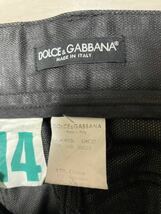 【超レア】 DOLCE&GABBANA　ドルチェ&ガッバーナ　デニム　パンツ　レザー調コーティング　側章ライン入り　ロゴプレート　ブラック_画像9