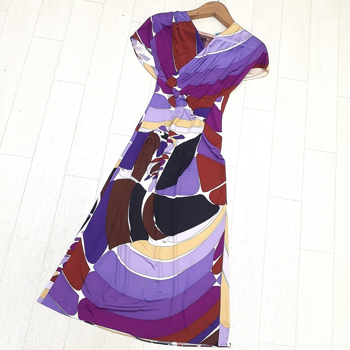 ヤフオク! - EMILIO PUCCI|エミリオプッチの中古品・新品 ヤフオク! - EMILIO PUCCI|エミリオプッチの中古品・新品