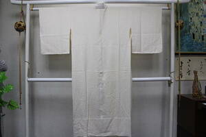  кимоно сейчас прошлое 5175 длинное нижнее кимоно натуральный шелк белый .. земля широкий воротник рукав единственный в своем роде . примерно одиночный .sebse имеется .. длина 129cm