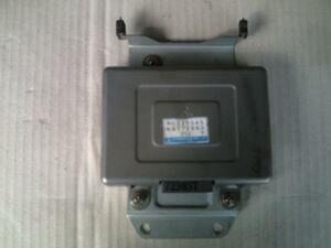 N38W Chariot Mitsubishi Chariot engine computer - glow plug control unit MD325045 prompt decision (121895)