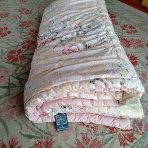 閉店　日本製　西川の羊毛ふとん　ダブル180X200　薄い軽い　掛け布団　ピンク　HEALTH COMFORT