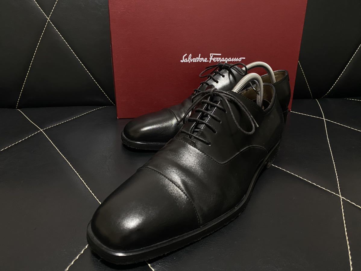 セールオファー 赤字商品/5回以内使用近新Salvatore Ferragamo サイズ8