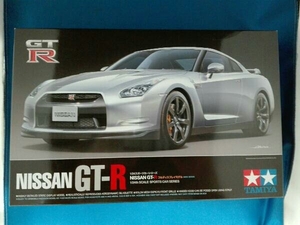 プラモデル タミヤ NISSAN GT-R 1/24 スポーツカーシリーズ No.300