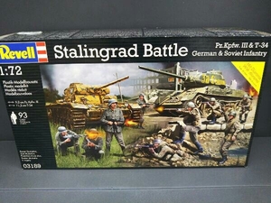 Revell / 1:72スケール ３号戦車&T-34 ディオラマセット 「Stalingrad Battle」