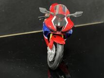 CBR1000RR-R FIREBLADE 1/12ミニカ－ H70_画像2