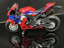 CBR1000RR-R FIREBLADE 1/12ミニカ－ H70_画像3