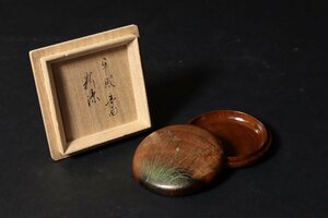  middle . star mountain black persimmon .. lacqering incense case also box . tool tea utensils 