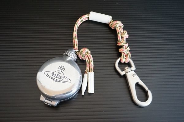 ヤフオク! -「ヴィヴィアン携帯灰皿」の落札相場・落札価格