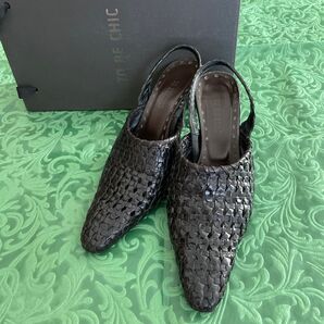 TO BE CHIC バックバンド サンダル メッシュ 皮革 美品 23.5