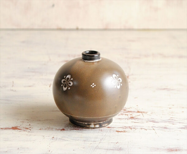 ドイツから ヴィンテージ ハンドペイント 小さな陶器の花瓶 花器 Artpottery フラワーポット 一輪挿し フラワーベース アンティーク_ig3195