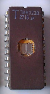 16kビットEPROM【東芝】TMM323D-2716＝単品、消去済