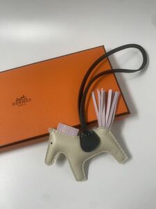 U刻印 HERMES エルメス ロデオ PM チャーム モーヴシルベストル クレ 未使用新品