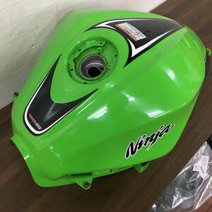 △ Ninja250 EX250L用 タンク ※長期保管のため使用に関しては詳細不明 ベース用として