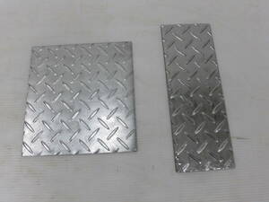 亜鉛メッキ　縞板　鉄板　板厚3.2mm　230mm x243 mm 1枚 切材　切板　溶接材　側溝蓋 