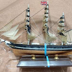 ヴィンテージ 英国製 帆船模型 カティーサーク号（長さ15.5高さ10.5㎝）nauticalia london tribute model cutty sark プラカバー入りの画像3