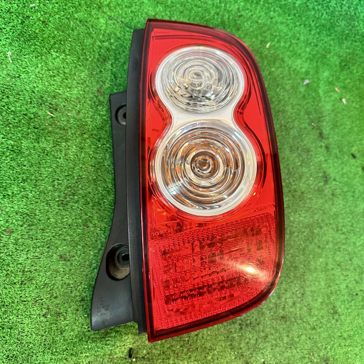 ヤフオク! -「k12マーチ」(テールライト) (日産用)の落札相場・落札価格