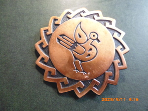 インデイアン　ジュエリー　ナバホ族　純銅製バッチ　１９６０年代のSunbell製