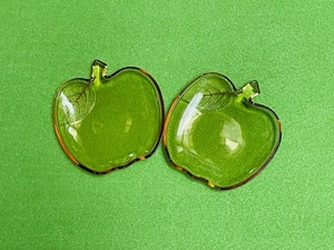 ! Showa Retro pop симпатичный яблоко plate яблоко тарелка 2 листов .. янтарь soga пузыри на стекле Vintage кухня смешанные товары 70 годы retro . чай!