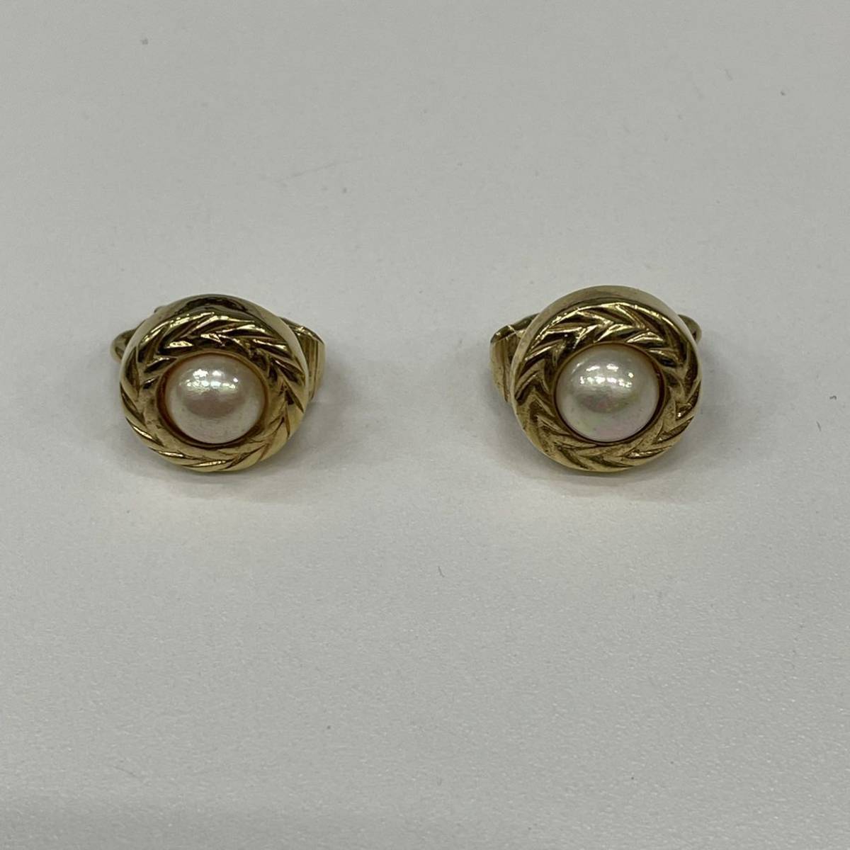 ヤフオク! メッキイヤリング、ピアス クリスチャン