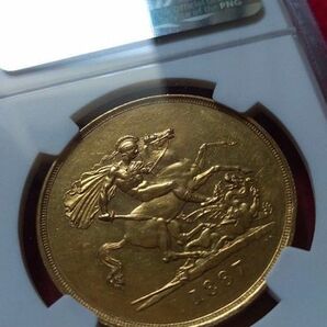 【動画有り】1887 イギリス 5ポンド金貨 ヴィクトリア女王・ジュビリー NGC AU55 英国 アンティークコイン 古銭の画像5