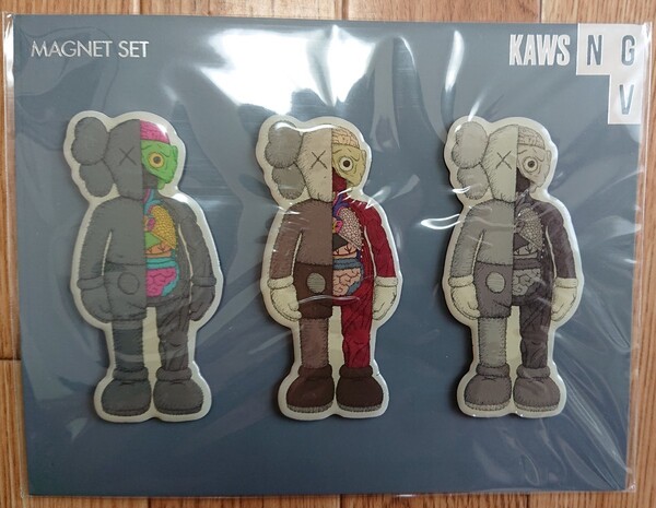 新品 kaws 人体模型 コンパニオン マグネット ブラック ブラウン グレー Moma
